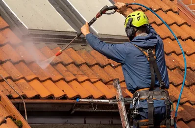 Démoussage et hydrofuge de toiture à Étevaux