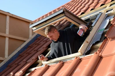 Pose de fenêtres de toit Velux à Étevaux